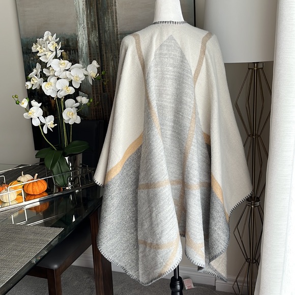 Roots Parksville wrap - Picture 11 of 16